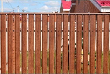 забор под ключ из металического штакетника