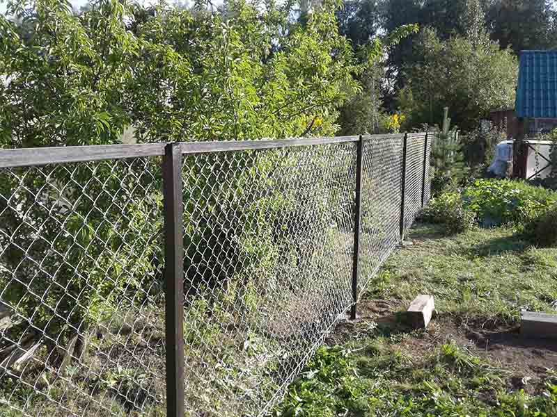 заборы из рабицы примеры под ключ