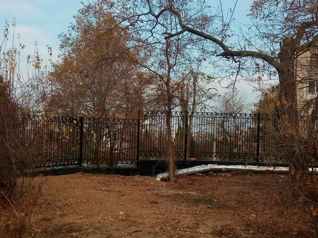 заказать забор из профильной трубы от фирмы Забор Мастер