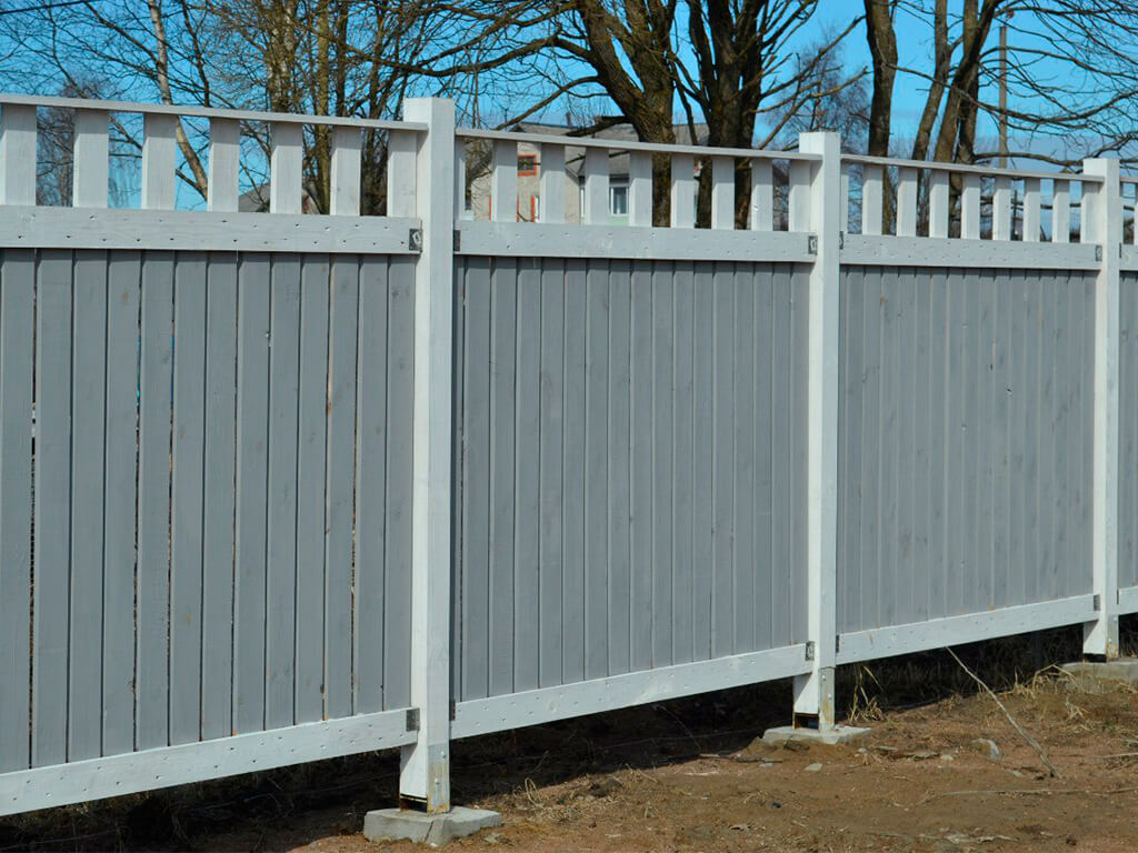 заказать деревянный забор с установкой под ключ