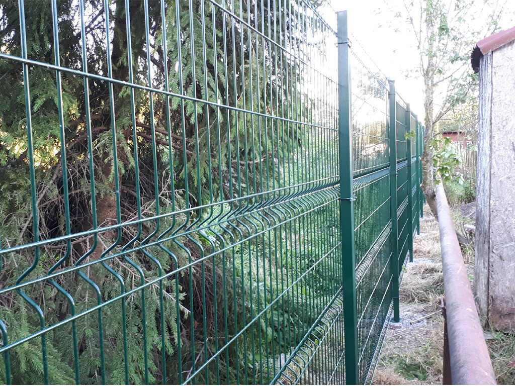 забор из 3д сетки с установкой на даче