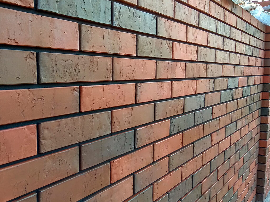 забор из кирпича для частного участка