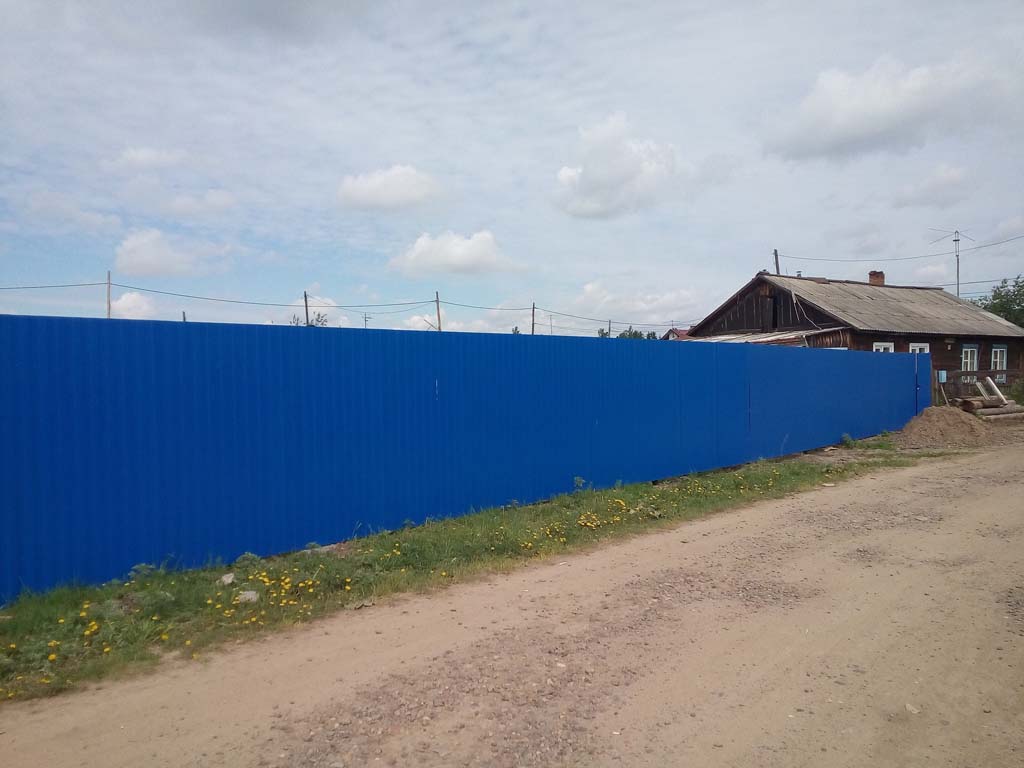 забор из профнастила для частного участка