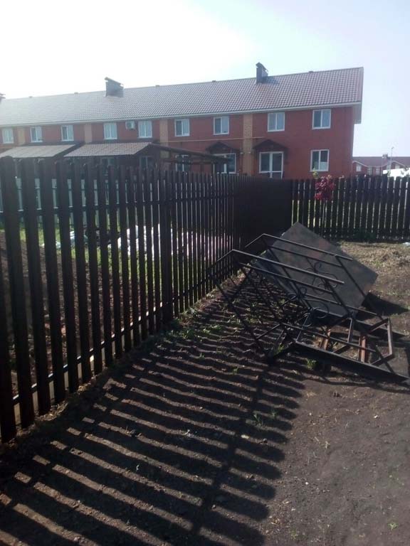 забор из металлического штакетника от фирмы Забор Мастер