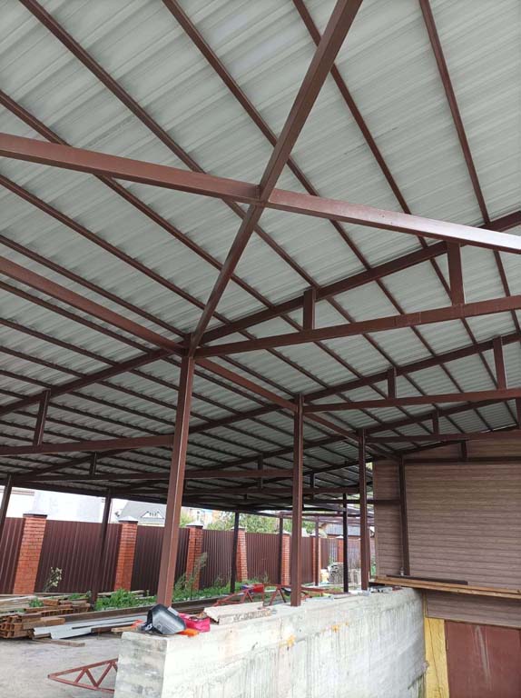 навес к дому из металлопрофиля и профтрубы