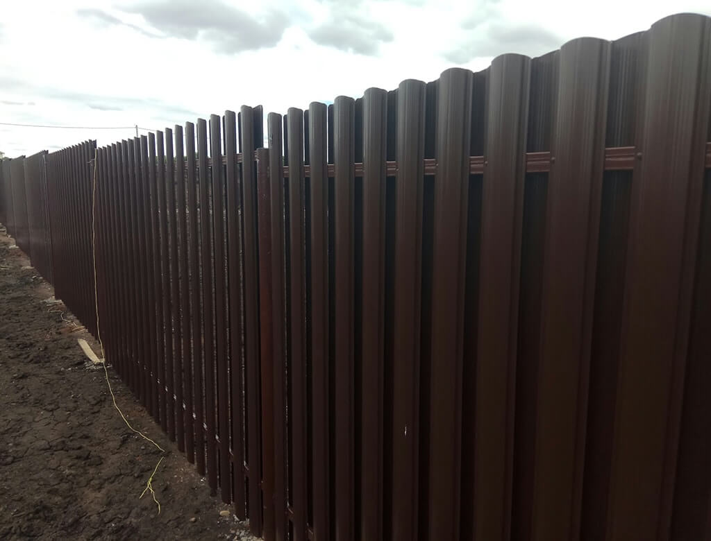 забор евроштакетник шахматка под ключ